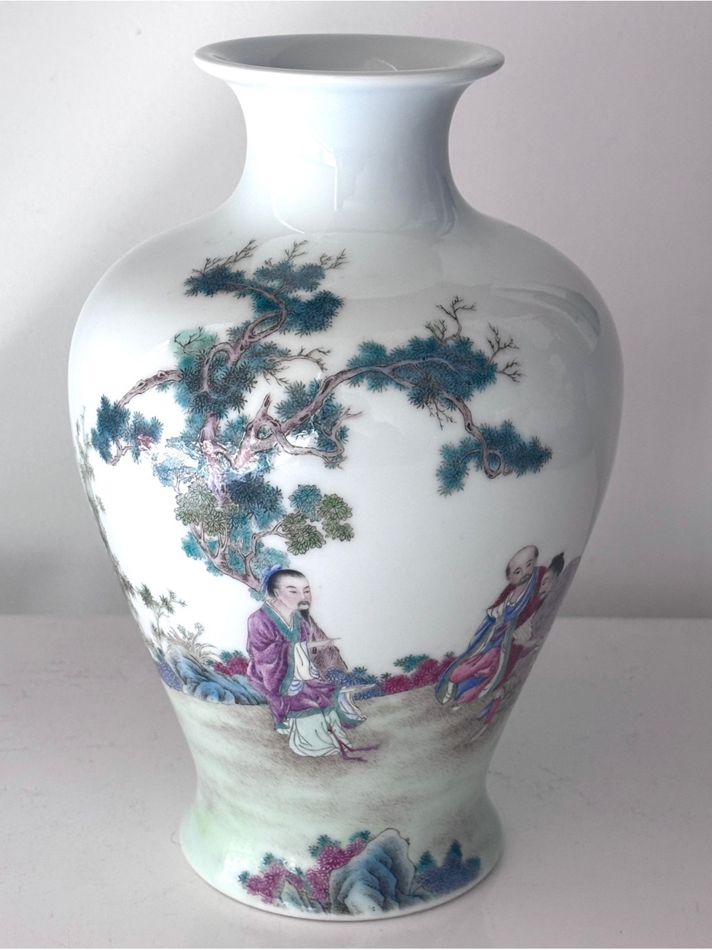 Vintage Chinese 20th century famille rose vase Juren Tang Zhi mark